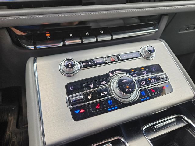 Used 2020 Lincoln Aviator Reserve w/ Equipment Group 201A RWD image 17