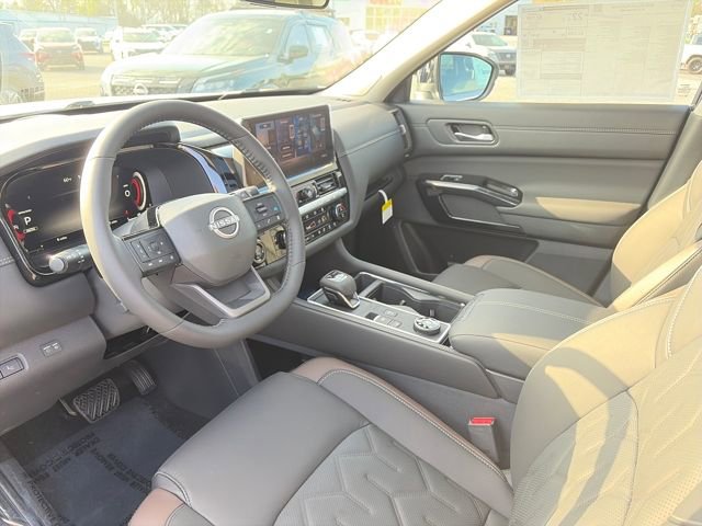 New 2026 Nissan Pathfinder Platinum image 28