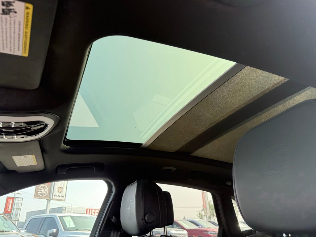 Used 2025 Porsche Macan image 20