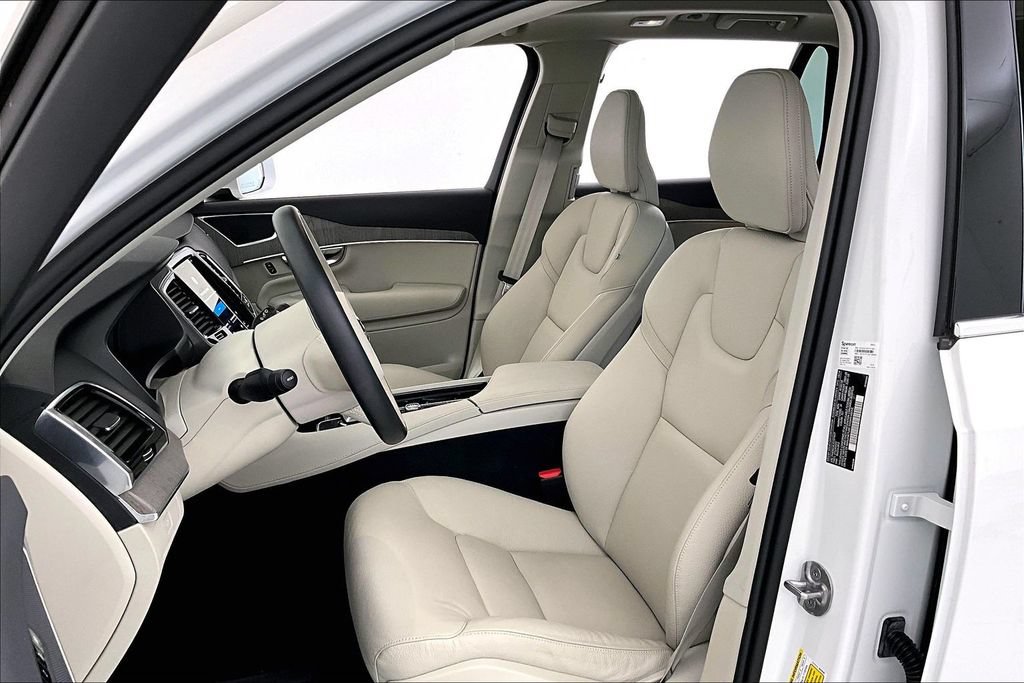 Certified 2025 Volvo XC90 B6 Plus w/ Protection Package Premier AWD/4WD image 34