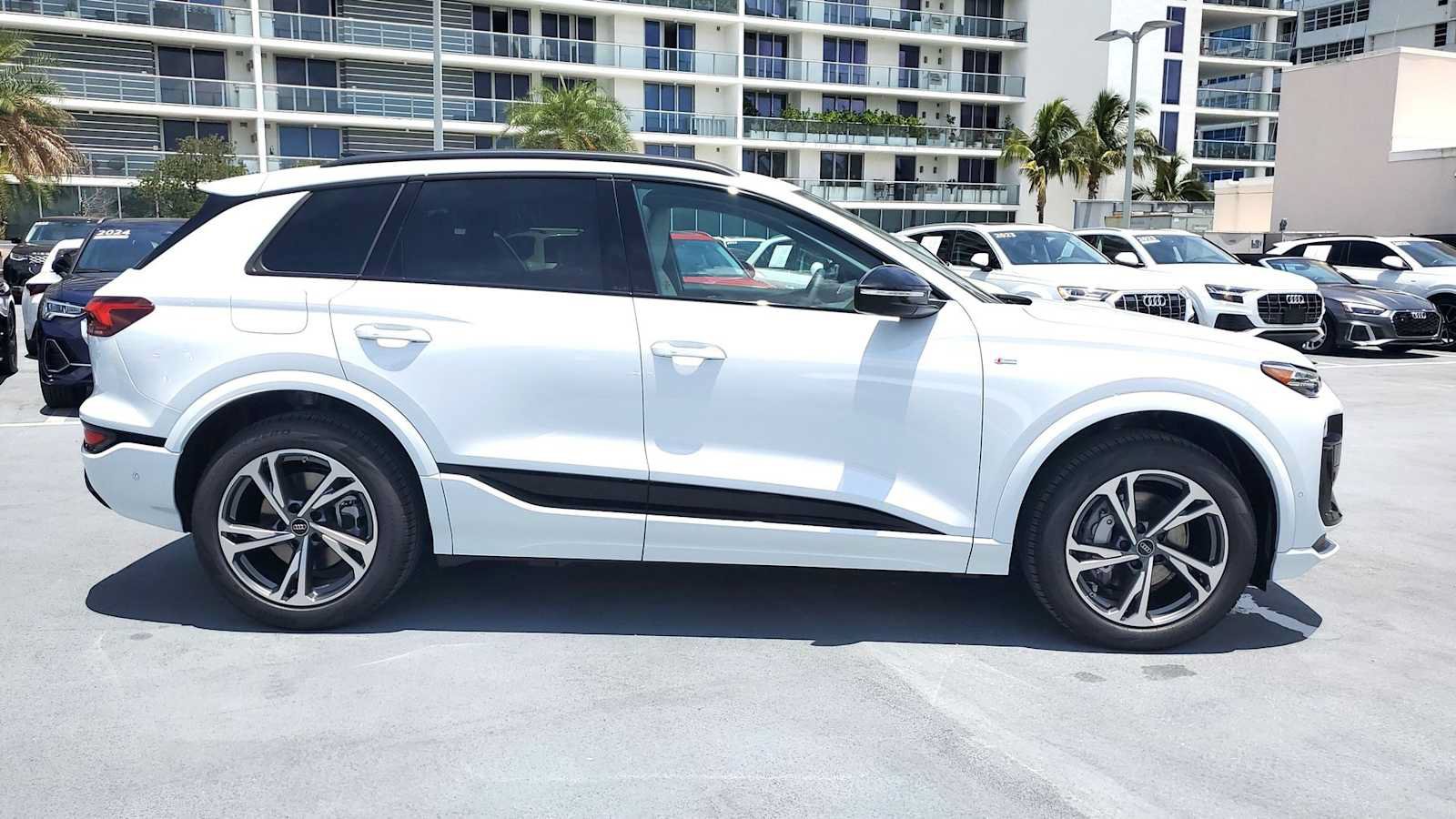 New 2027 Audi Q6 e-tron Premium Plus AWD/4WD image 7