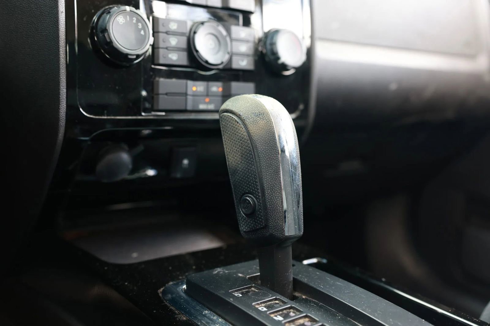 Used 2010 MAZDA Tribute i Sport image 36