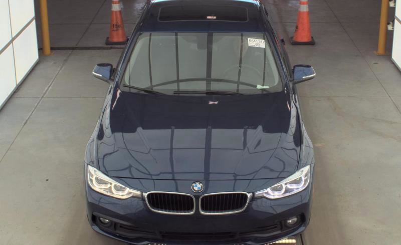 Used 2018 BMW 320i xDrive Sedan image 2