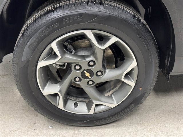 Used 2025 Chevrolet Trax LT w/ LT Convenience Package FWD image 9