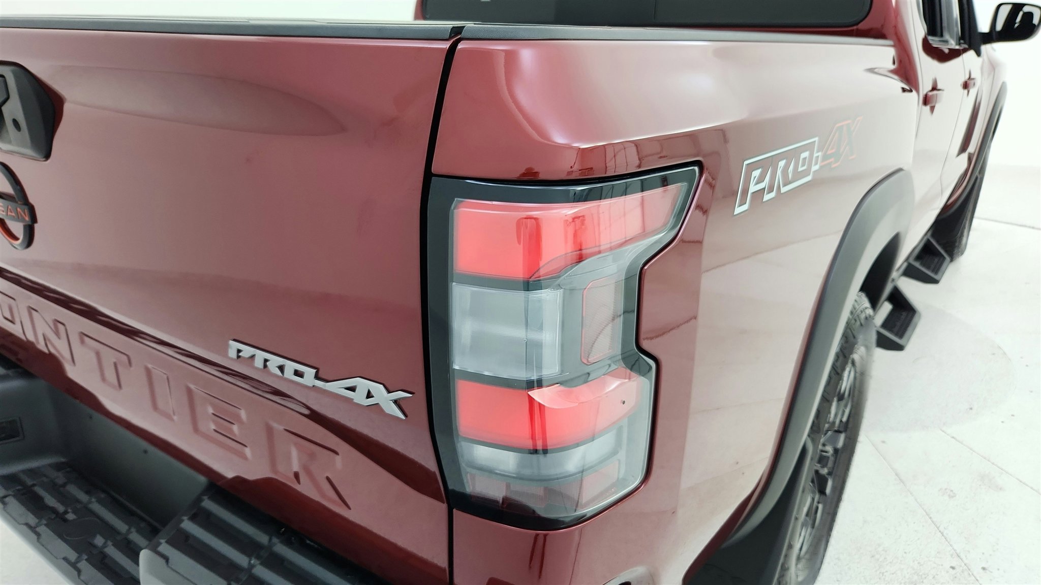 Used 2022 Nissan Frontier PRO-4X w/ Technology Package image 23