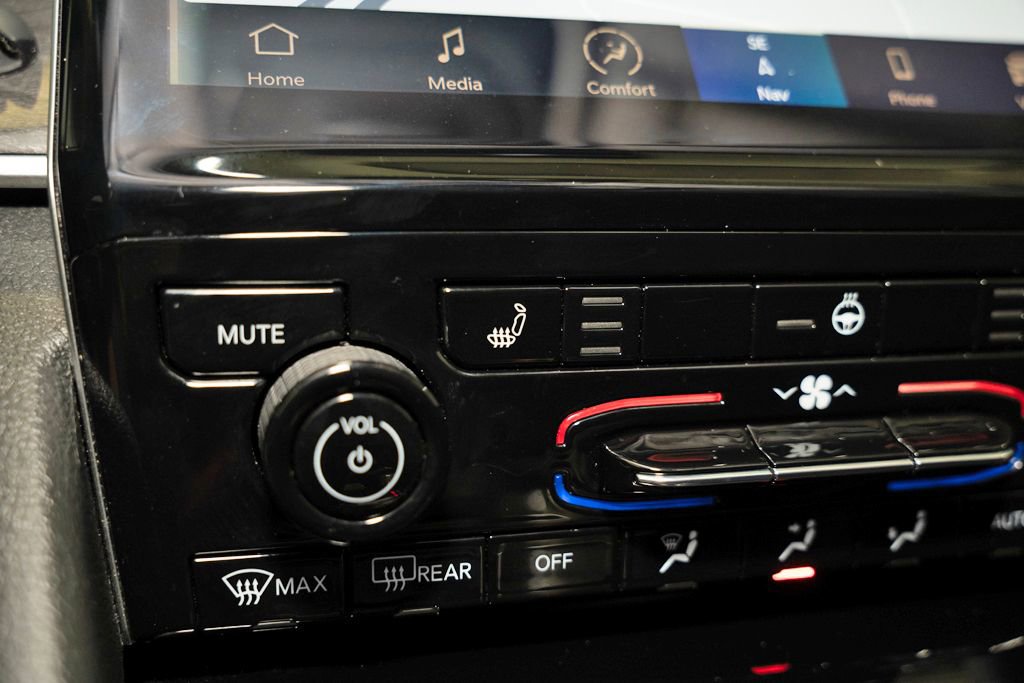 Used 2022 Jeep Grand Cherokee L Limited image 19