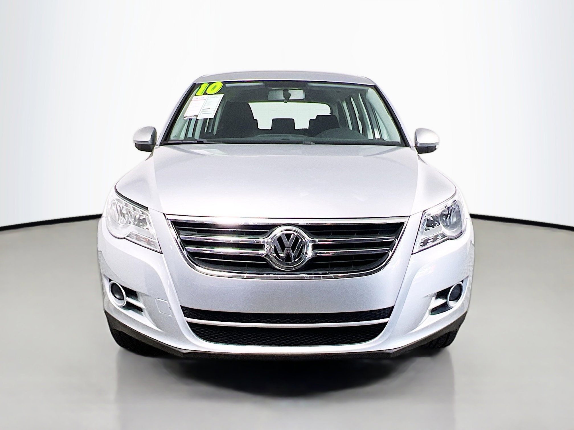 Used 2010 Volkswagen Tiguan S image 11