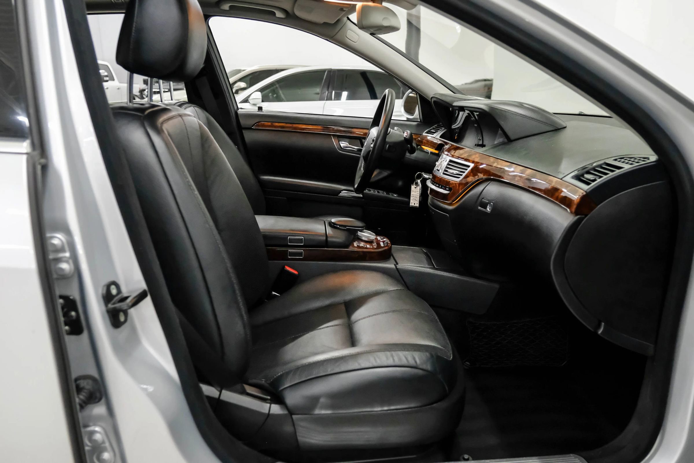 Used 2007 Mercedes-Benz S 550 image 32