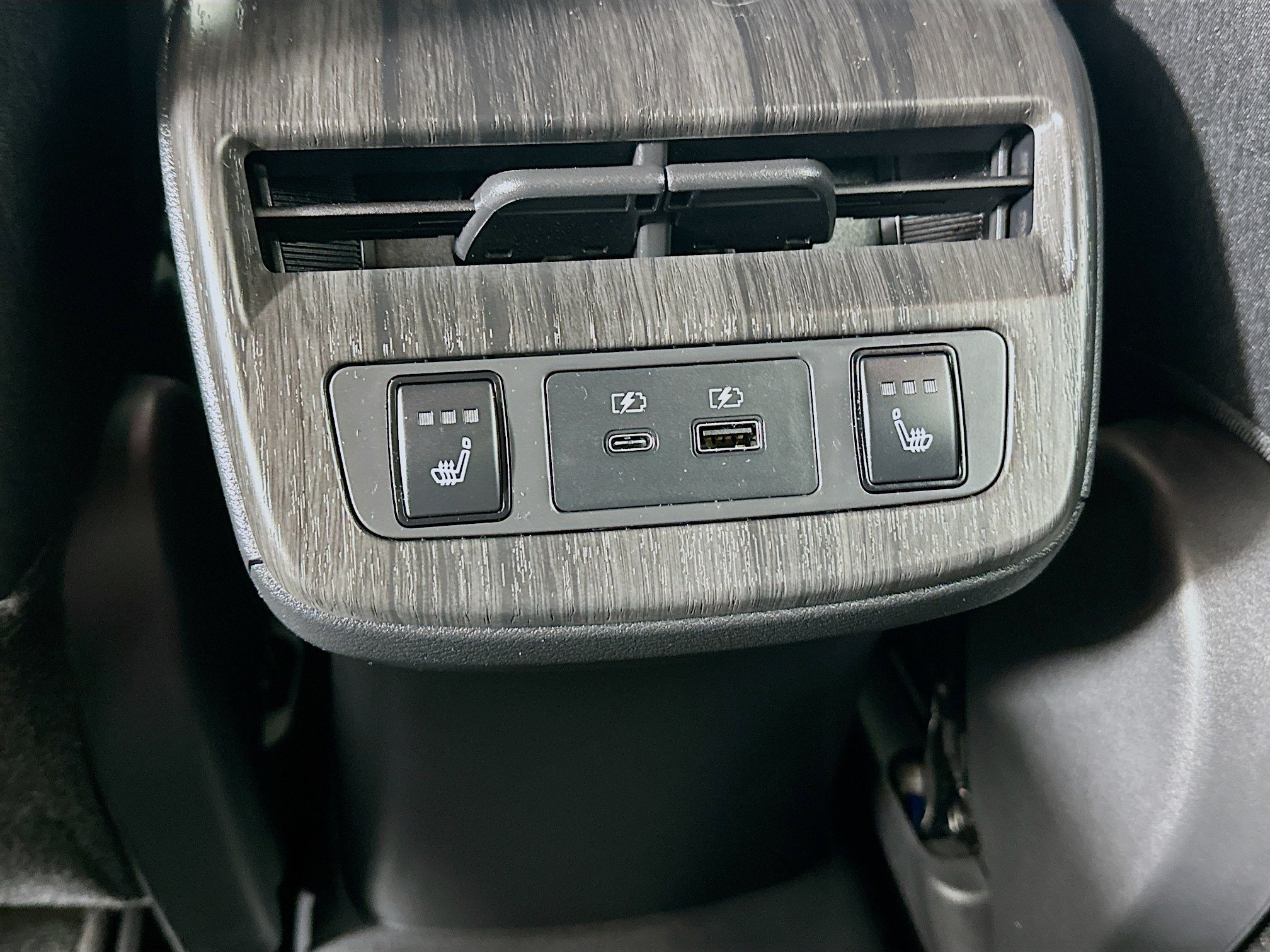 Used 2024 Nissan Ariya AWD image 27