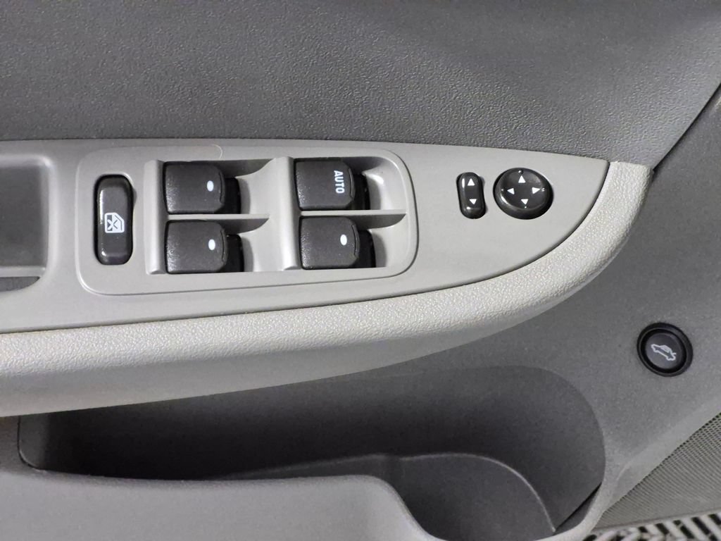Used 2012 Chevrolet Malibu LS FWD image 15