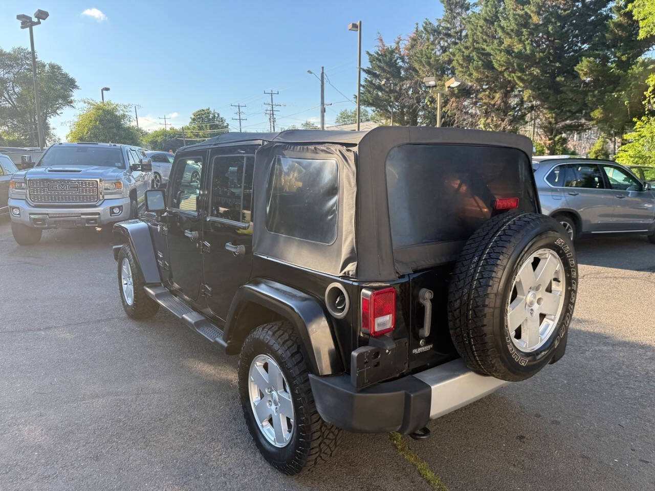 Used 2012 Jeep Wrangler Unlimited Sahara w/ Connectivity Group AWD/4WD image 7