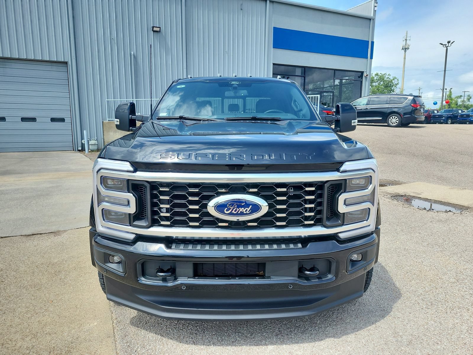 Used 2026 Ford F450 Platinum w/ FX4 Off-Road Package AWD/4WD image 2
