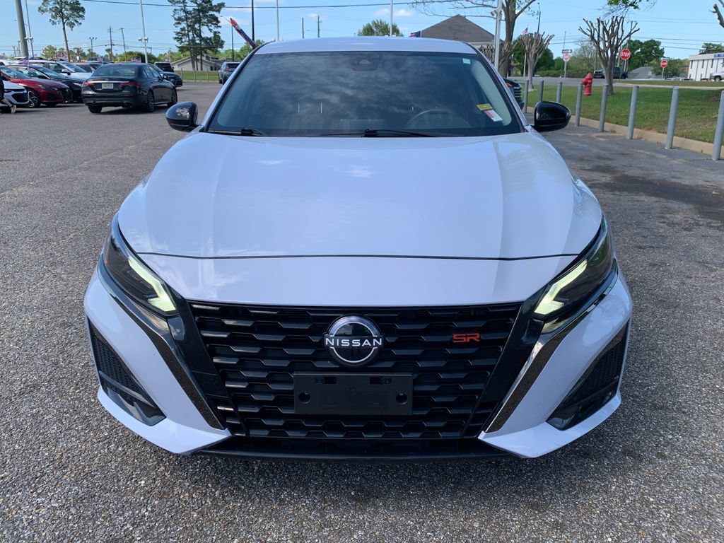 Used 2023 Nissan Altima 2.5 SR FWD image 3