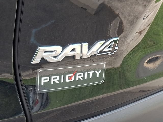 Used 2022 Toyota RAV4 XLE Premium AWD/4WD image 30