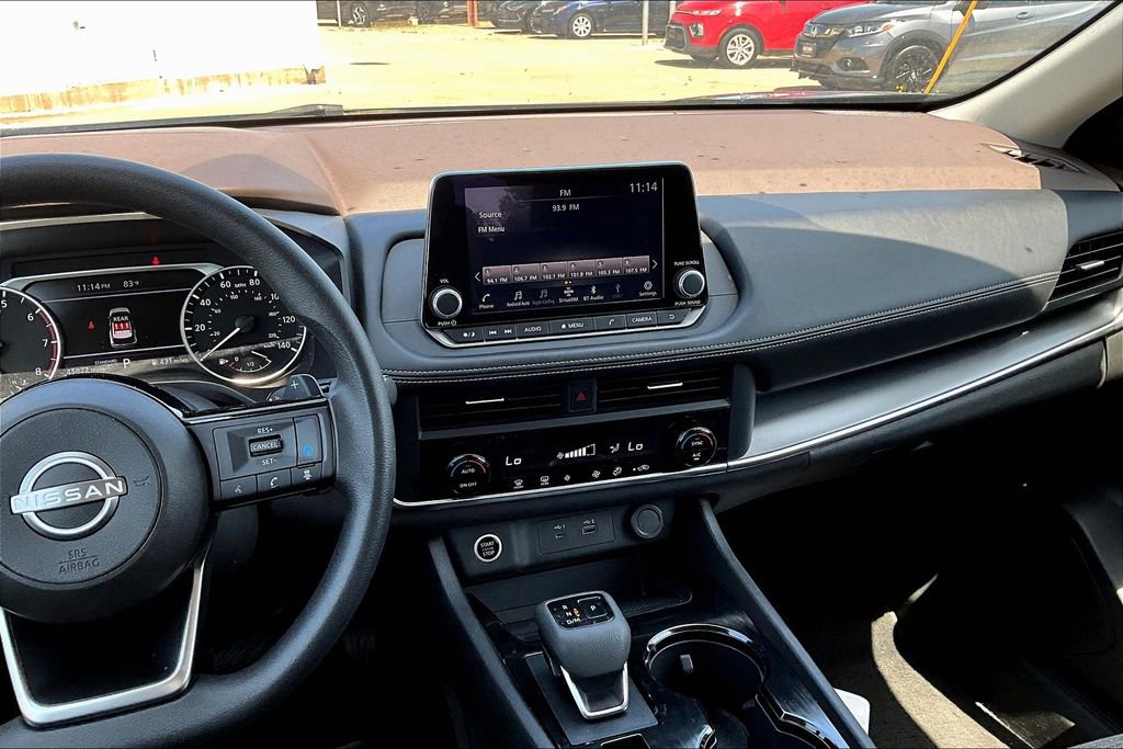 Used 2023 Nissan Rogue SV image 8