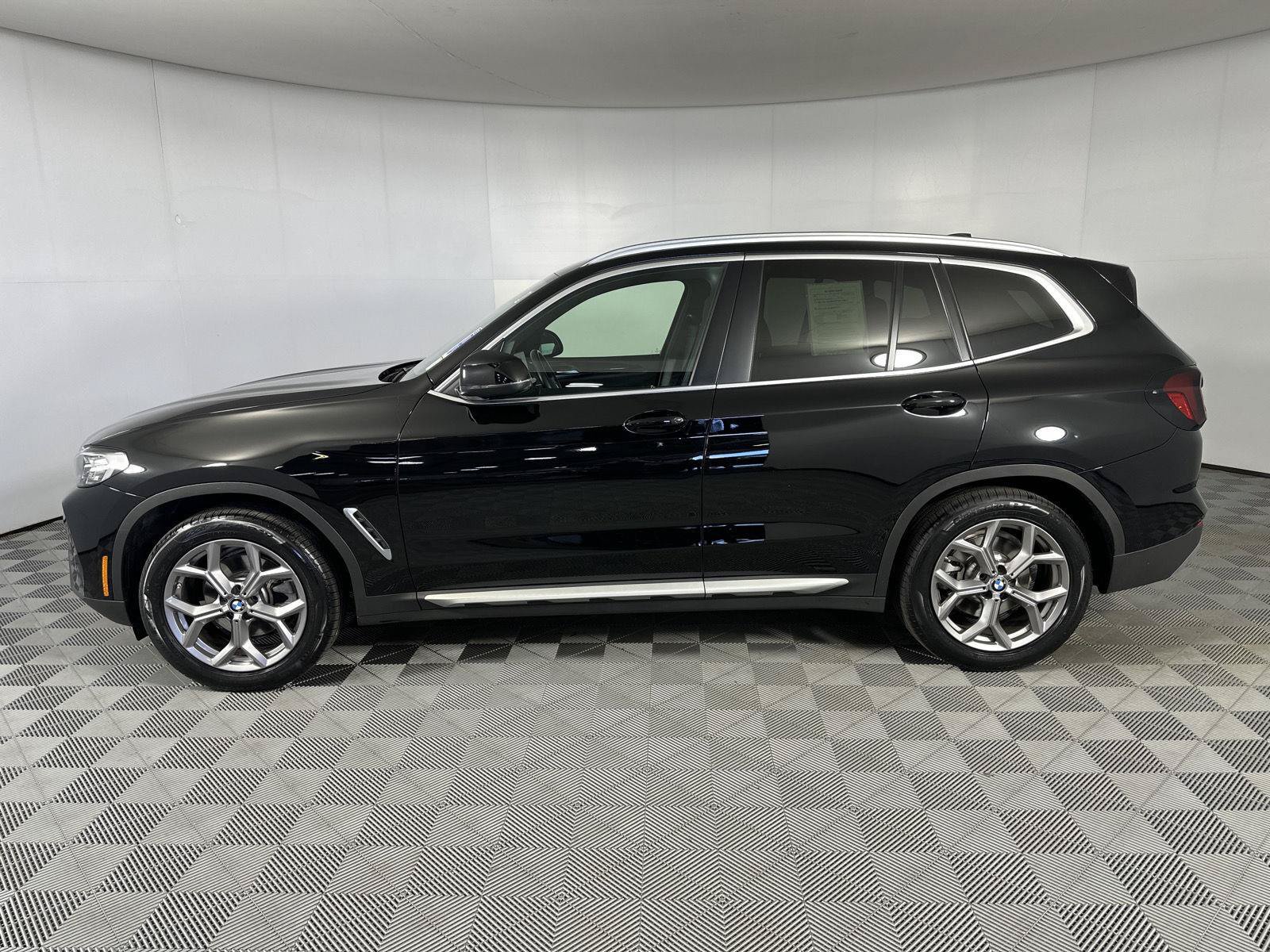 Used 2023 BMW X3 xDrive30i w/ Premium Package AWD/4WD image 9