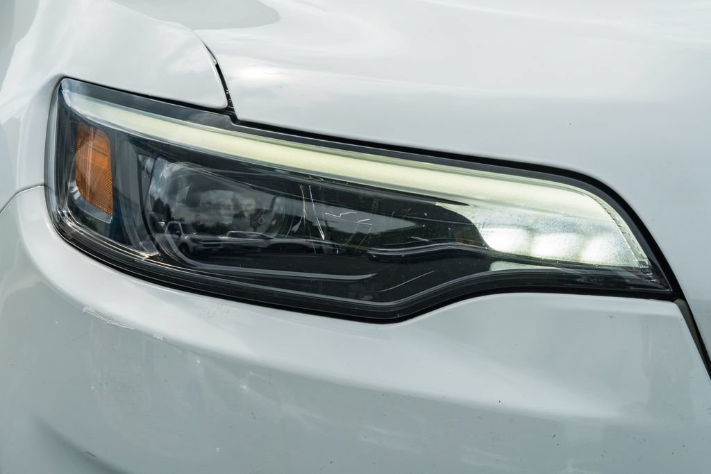 Used 2019 Jeep Cherokee Limited AWD/4WD image 13