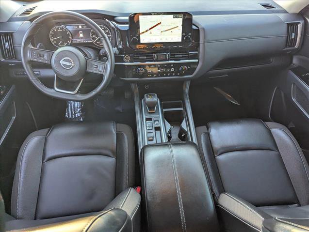 Used 2024 Nissan Pathfinder SL FWD image 17