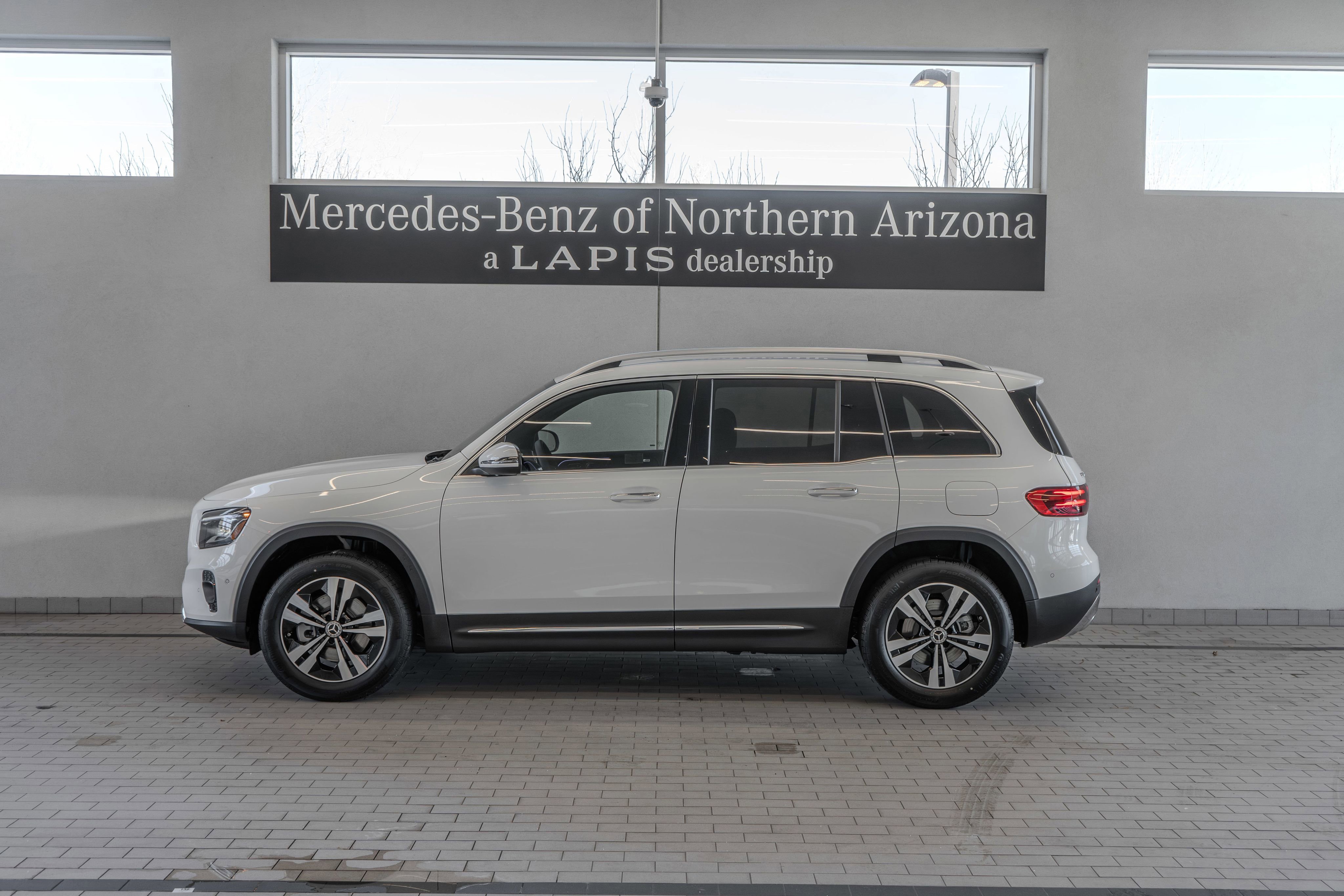 New 2026 Mercedes-Benz GLB 250 4MATIC image 2