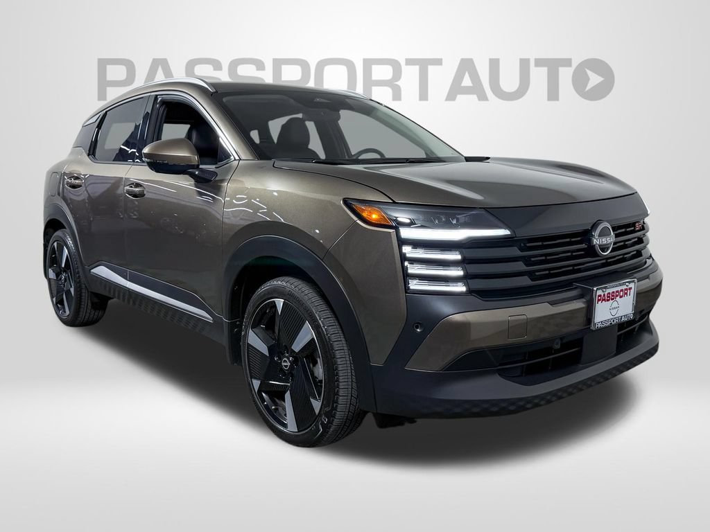 Certified 2025 Nissan Kicks SR AWD/4WD image 3