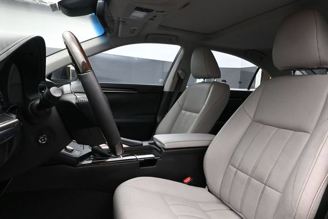 Used 2016 Lexus ES 350 w/ Luxury Package w/Wood Trim FWD image 10