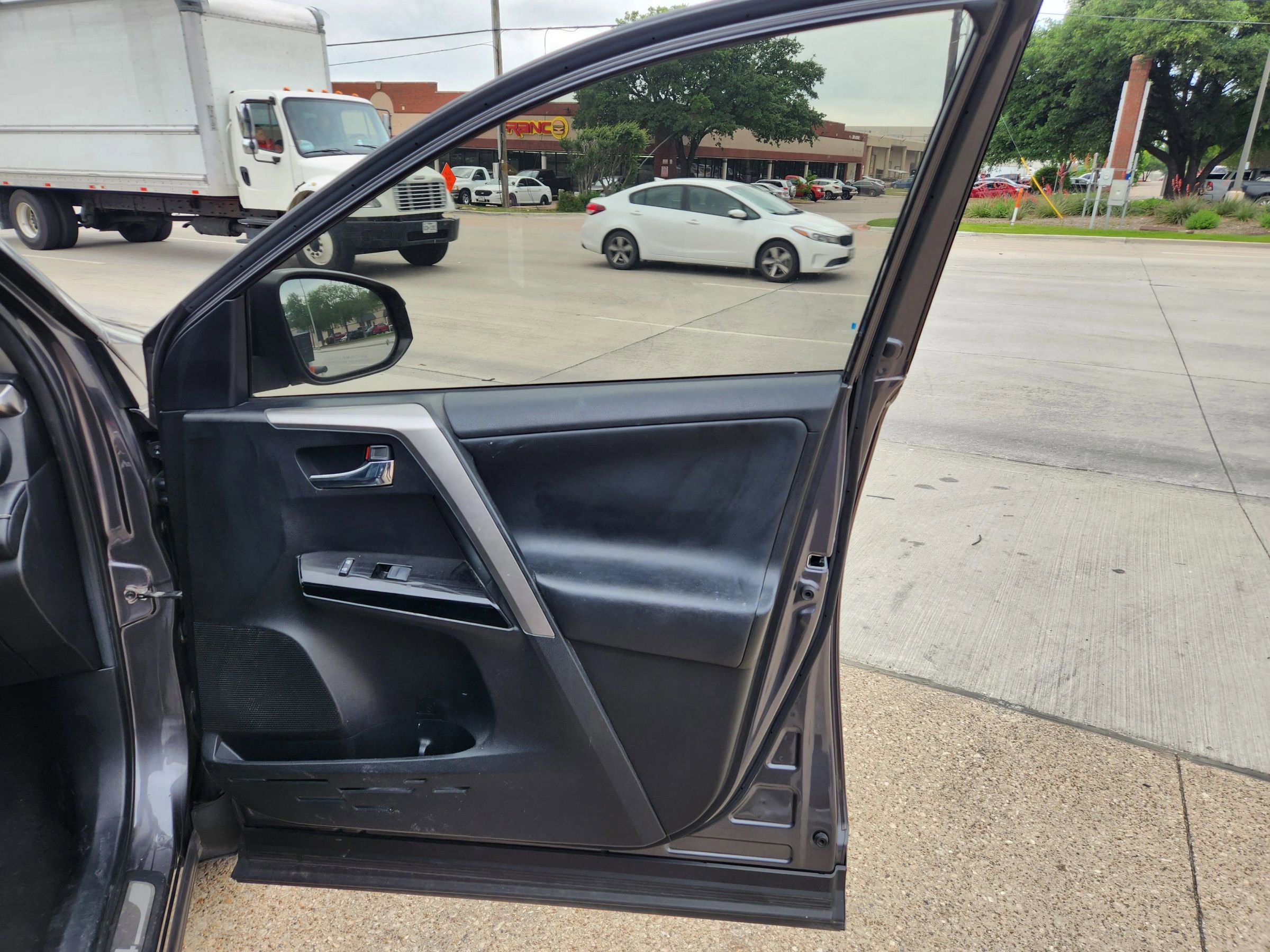 Used 2016 Toyota RAV4 Limited w/ Advanced Technology Package image 12