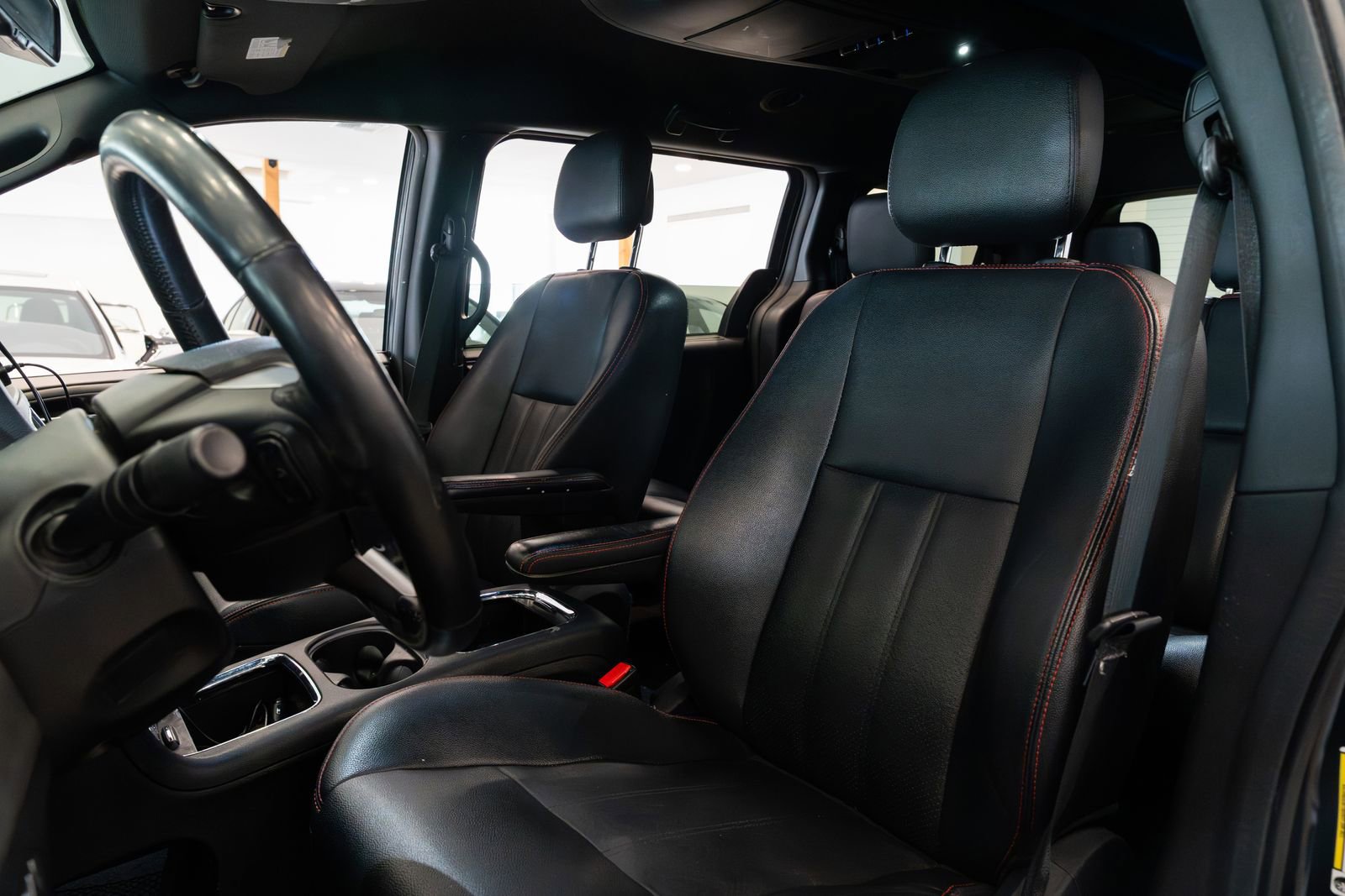 Used 2018 Dodge Grand Caravan GT FWD image 7