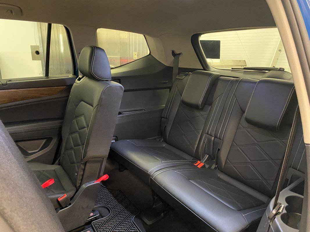 Used 2025 Volkswagen Atlas SE image 15