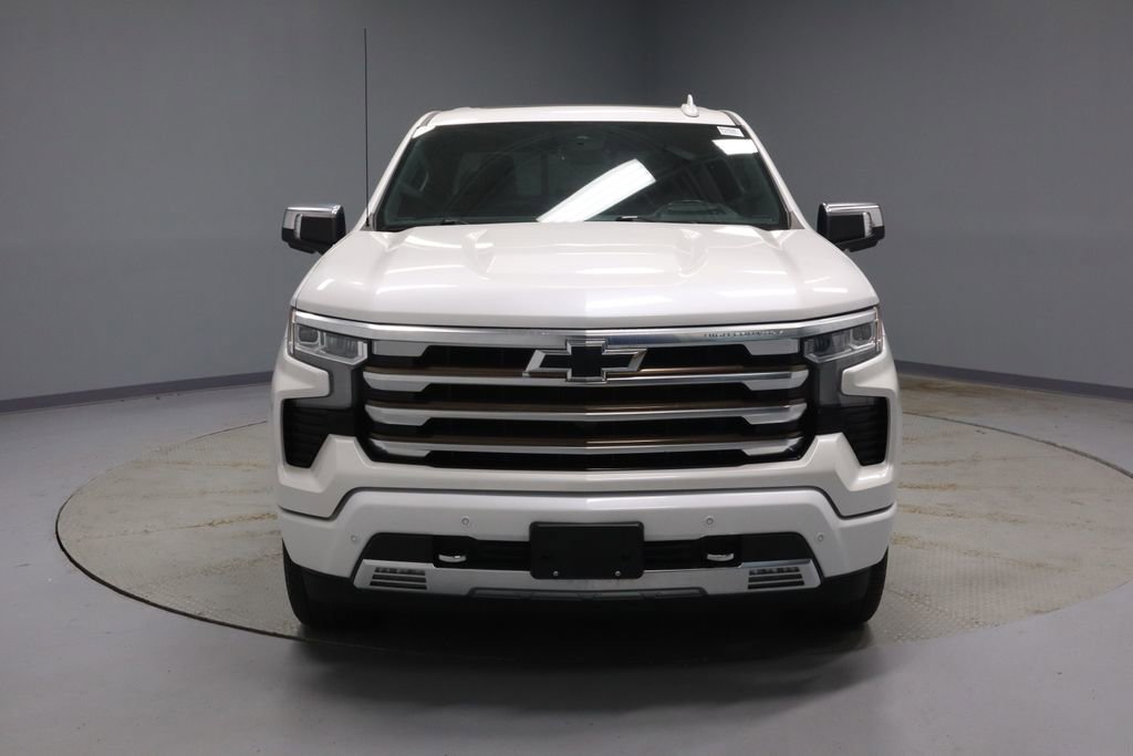 Used 2022 Chevrolet Silverado 1500 High Country w/ High Country Premium Package AWD/4WD image 7