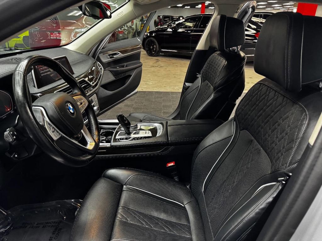 Used 2020 BMW 740i image 34