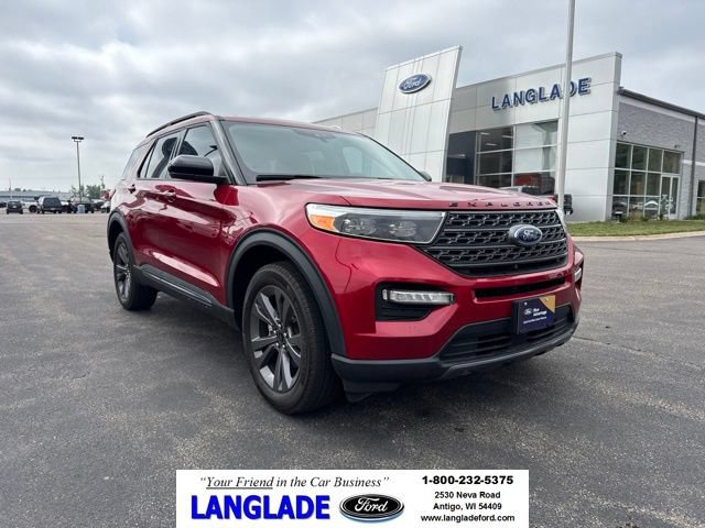 Certified 2024 Ford Explorer XLT w/ Equipment Group 202A AWD/4WD image 1