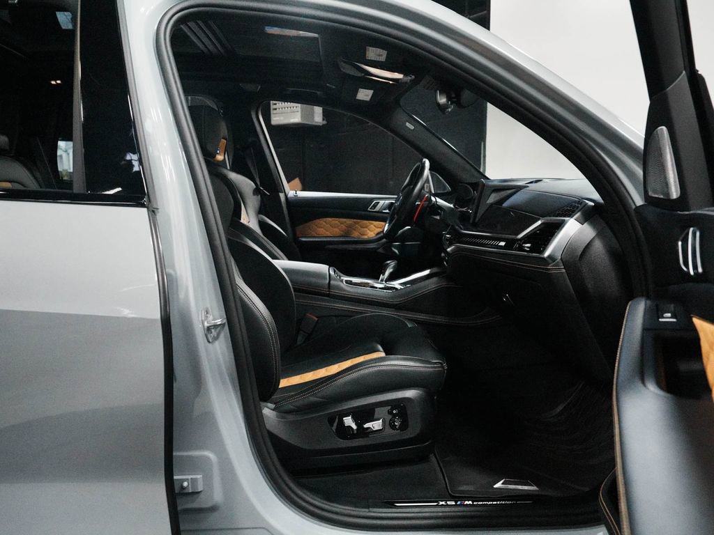 Used 2025 BMW X5 M Competition w/ Executive Package image 35