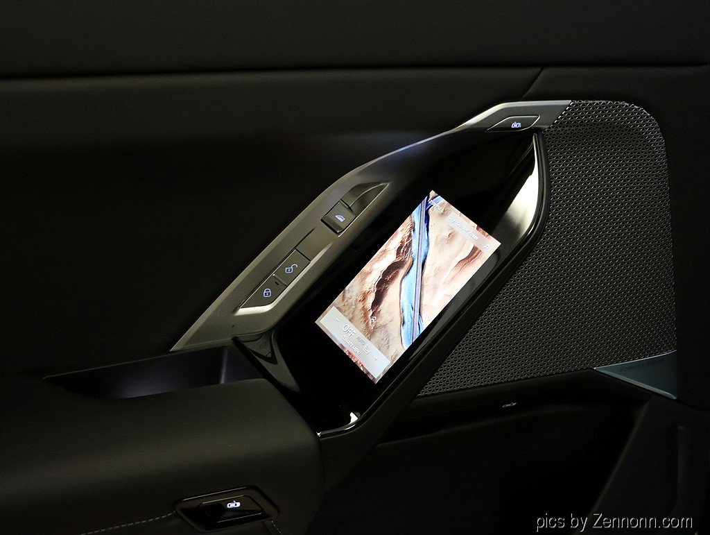 Used 2026 BMW 750e xDrive w/ Executive Package image 15