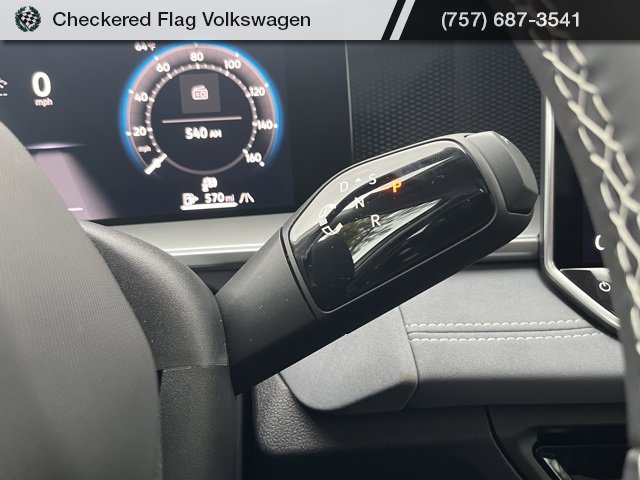 New 2025 Volkswagen Tiguan SE image 40