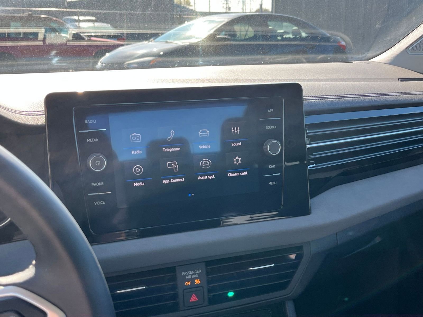 Used 2025 Volkswagen Jetta SE image 21