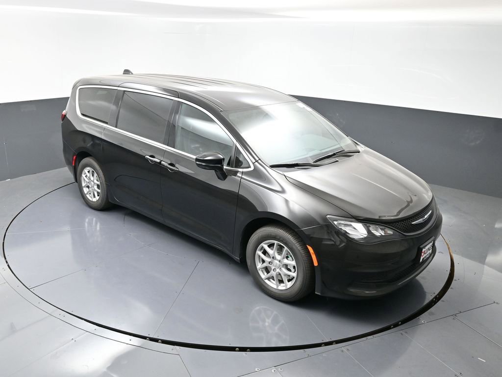 New 2026 Chrysler Voyager LX image 30
