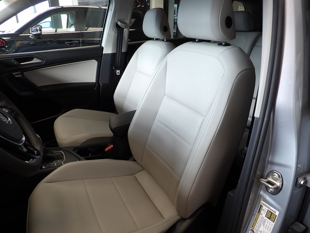 Used 2021 Volkswagen Tiguan SE FWD image 26
