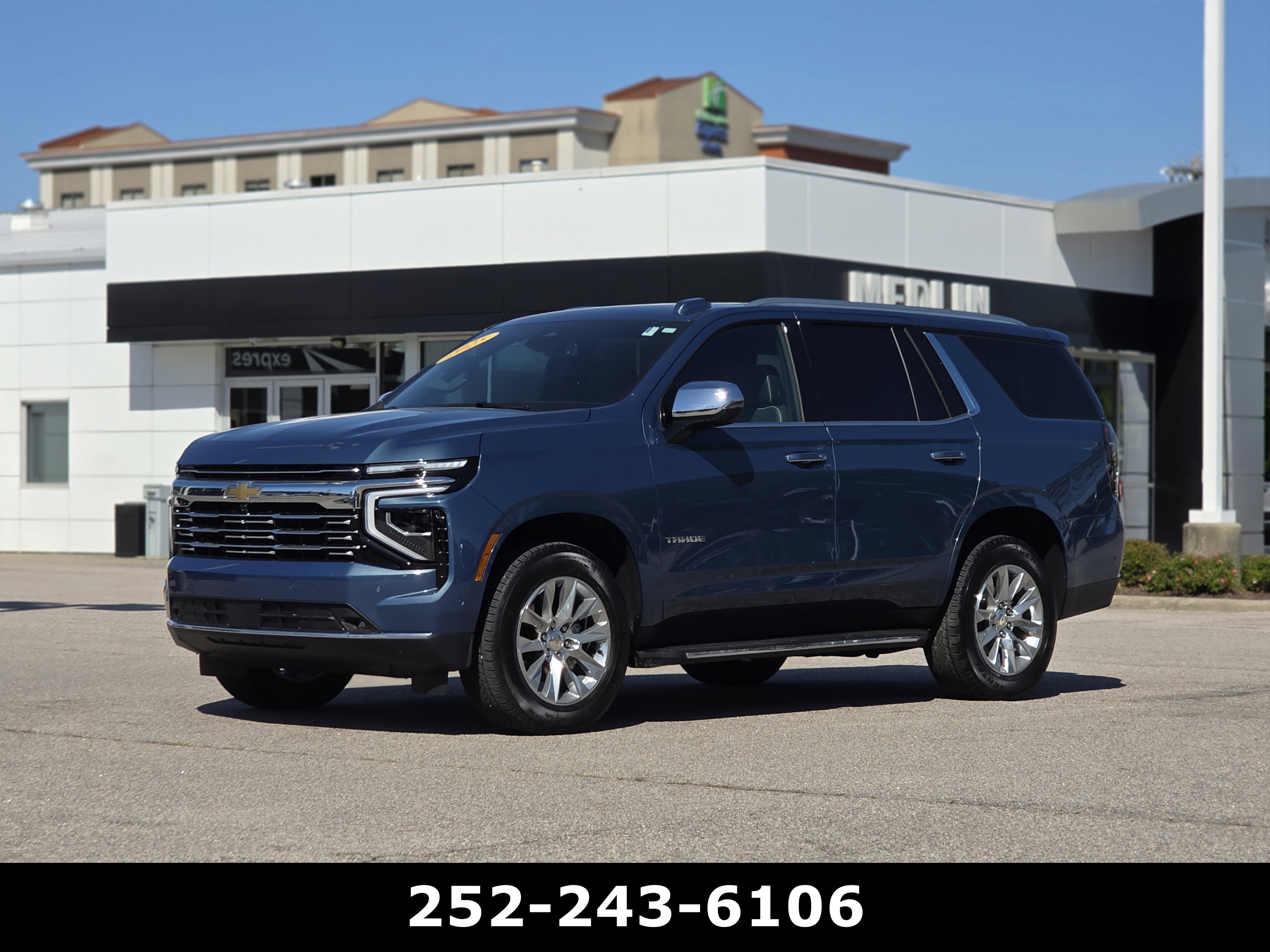 Used 2025 Chevrolet Tahoe Premier RWD image 3