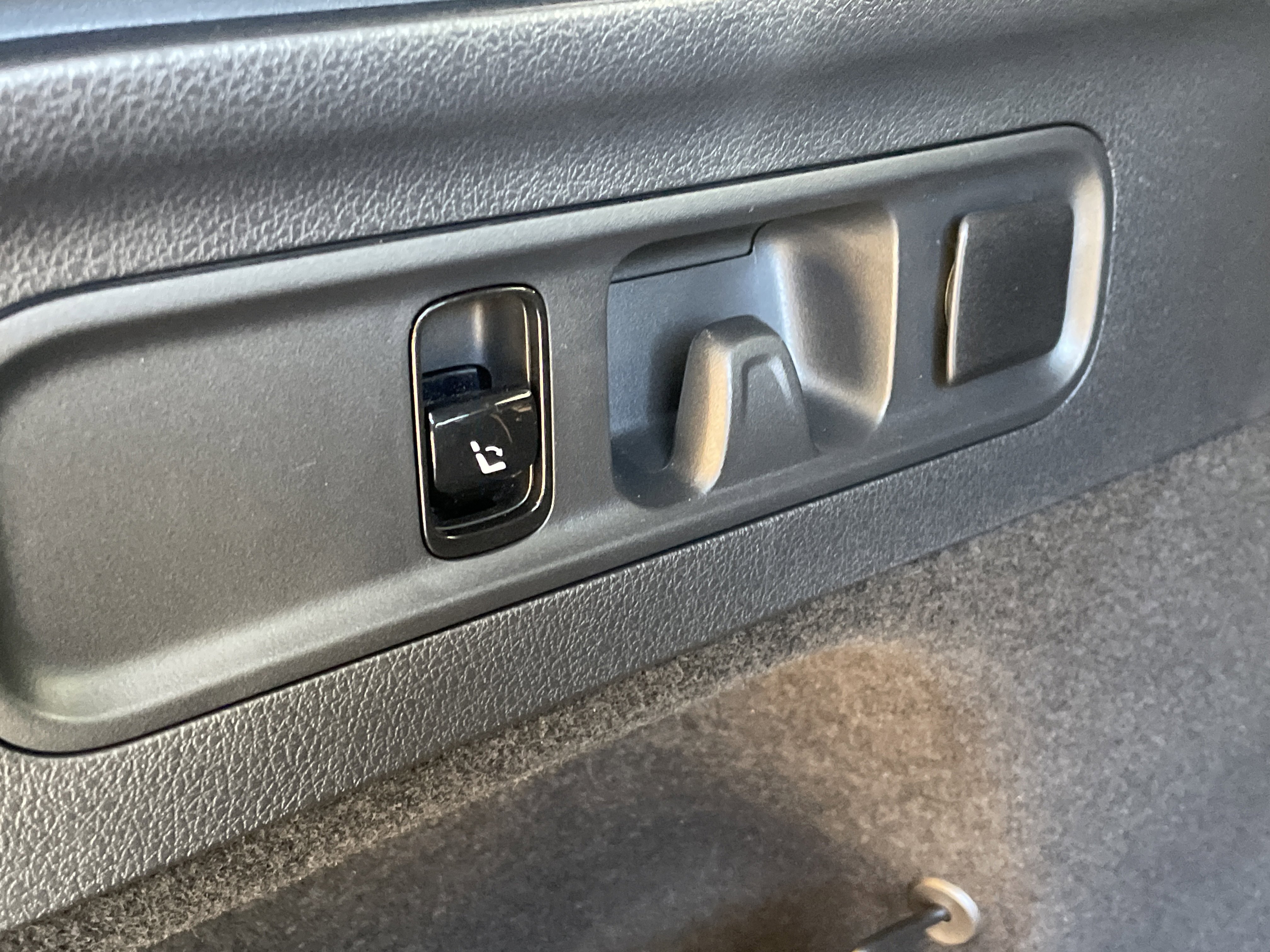 Certified 2025 Mercedes-Benz GLC 300 image 11