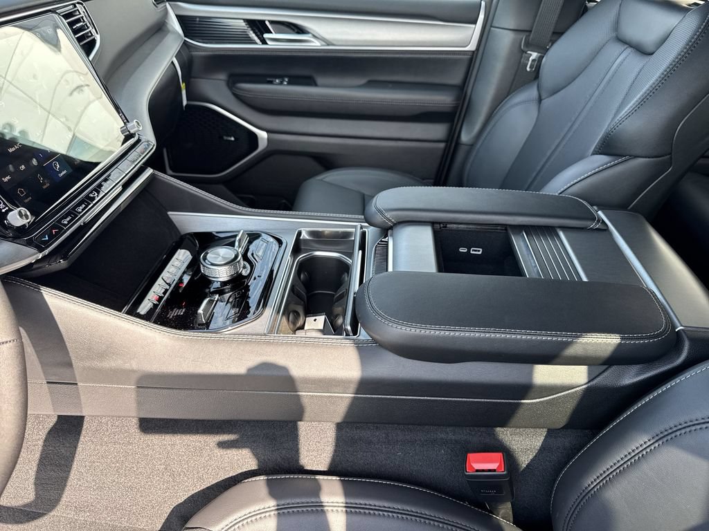 New 2026 Jeep Grand Wagoneer Limited AWD/4WD image 21