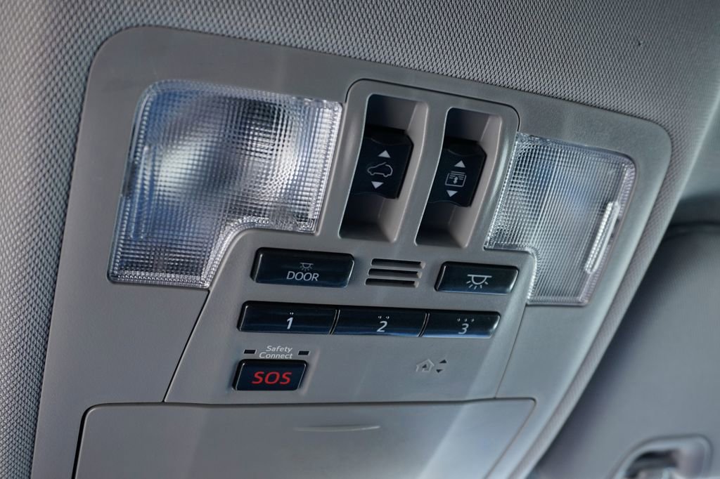 Used 2018 Toyota Highlander Limited Platinum image 30