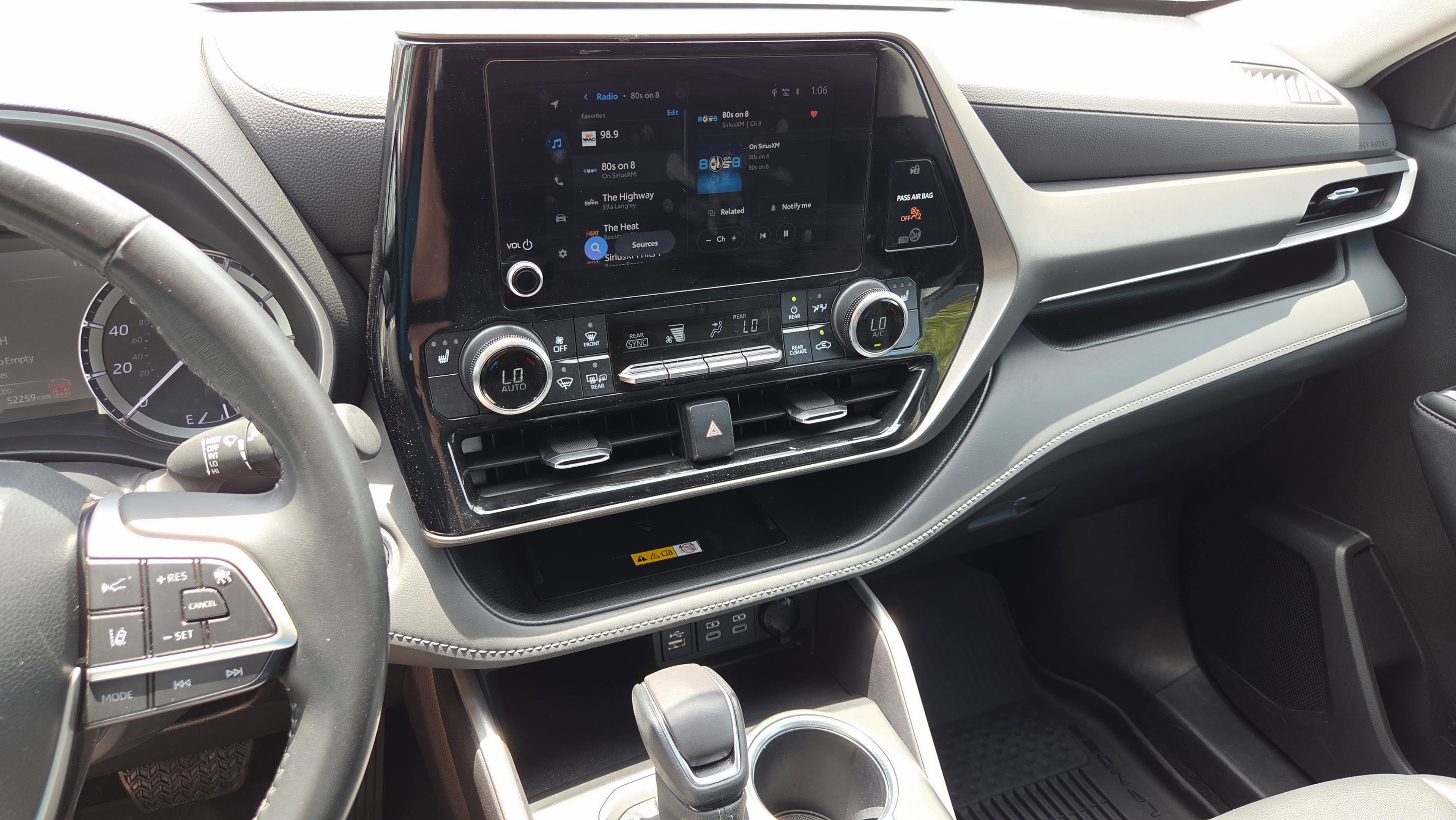 Certified 2024 Toyota Highlander XLE FWD image 21