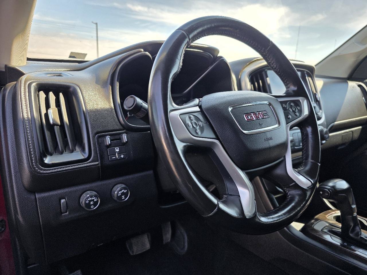 Used 2018 GMC Canyon SLE w/ SLE Convenience Package image 8