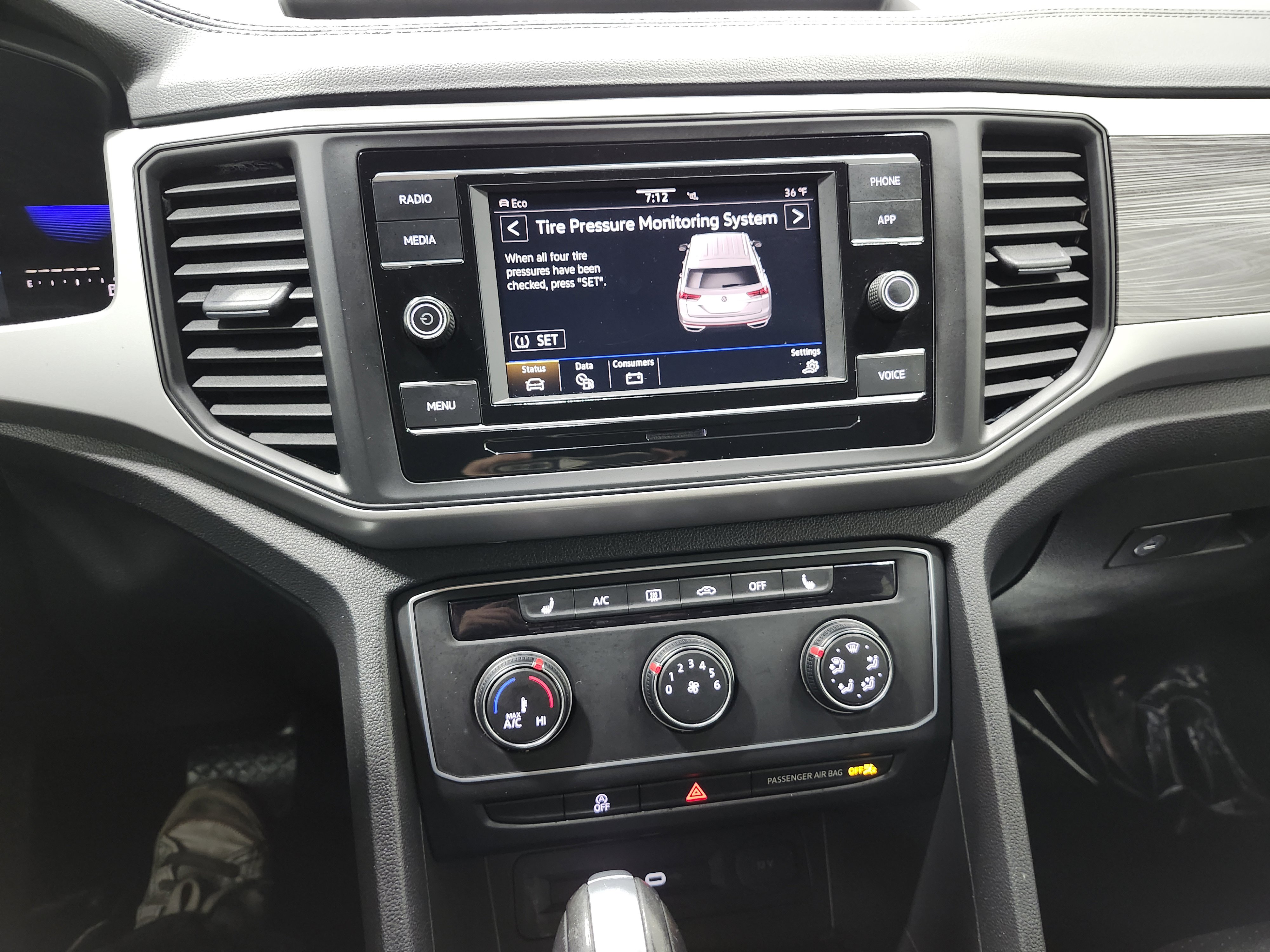Used 2022 Volkswagen Atlas Cross Sport SE AWD/4WD image 32