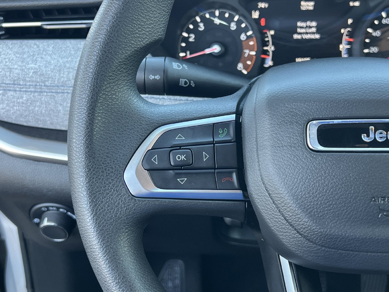 Used 2025 Jeep Compass Sport AWD/4WD image 12