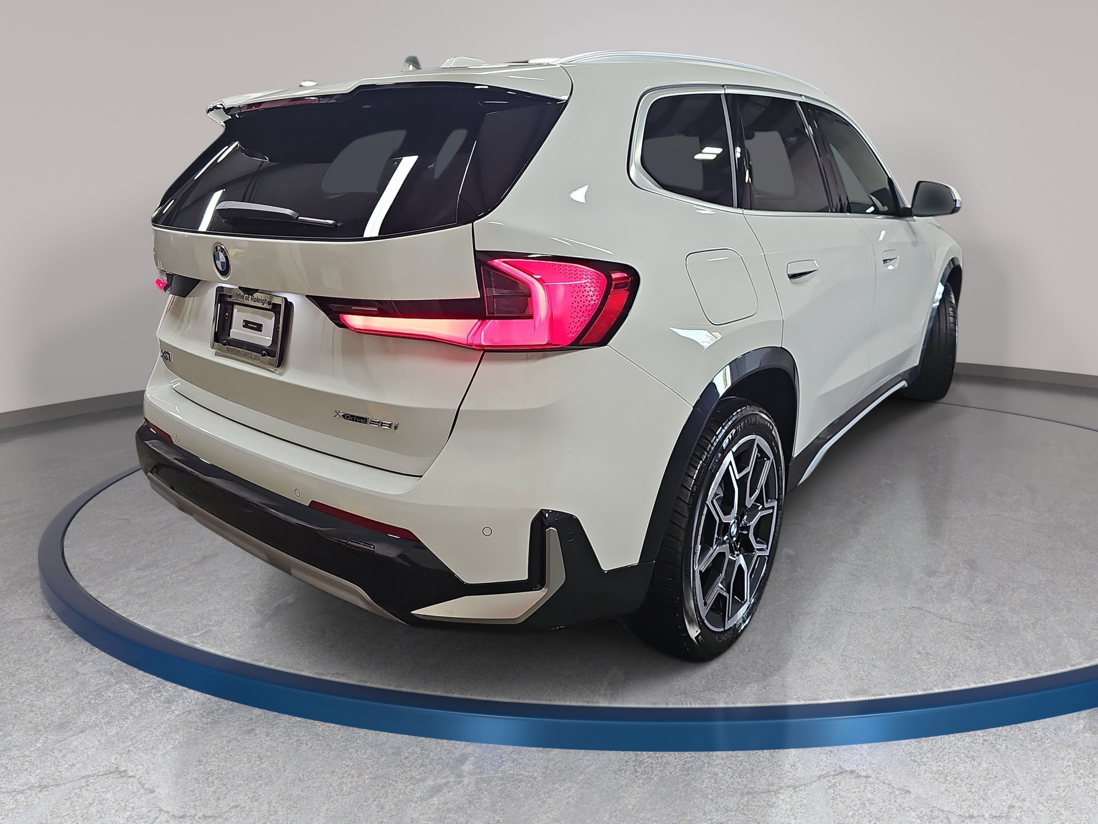 New 2026 BMW X1 xDrive28i w/ Technology Package AWD/4WD image 5