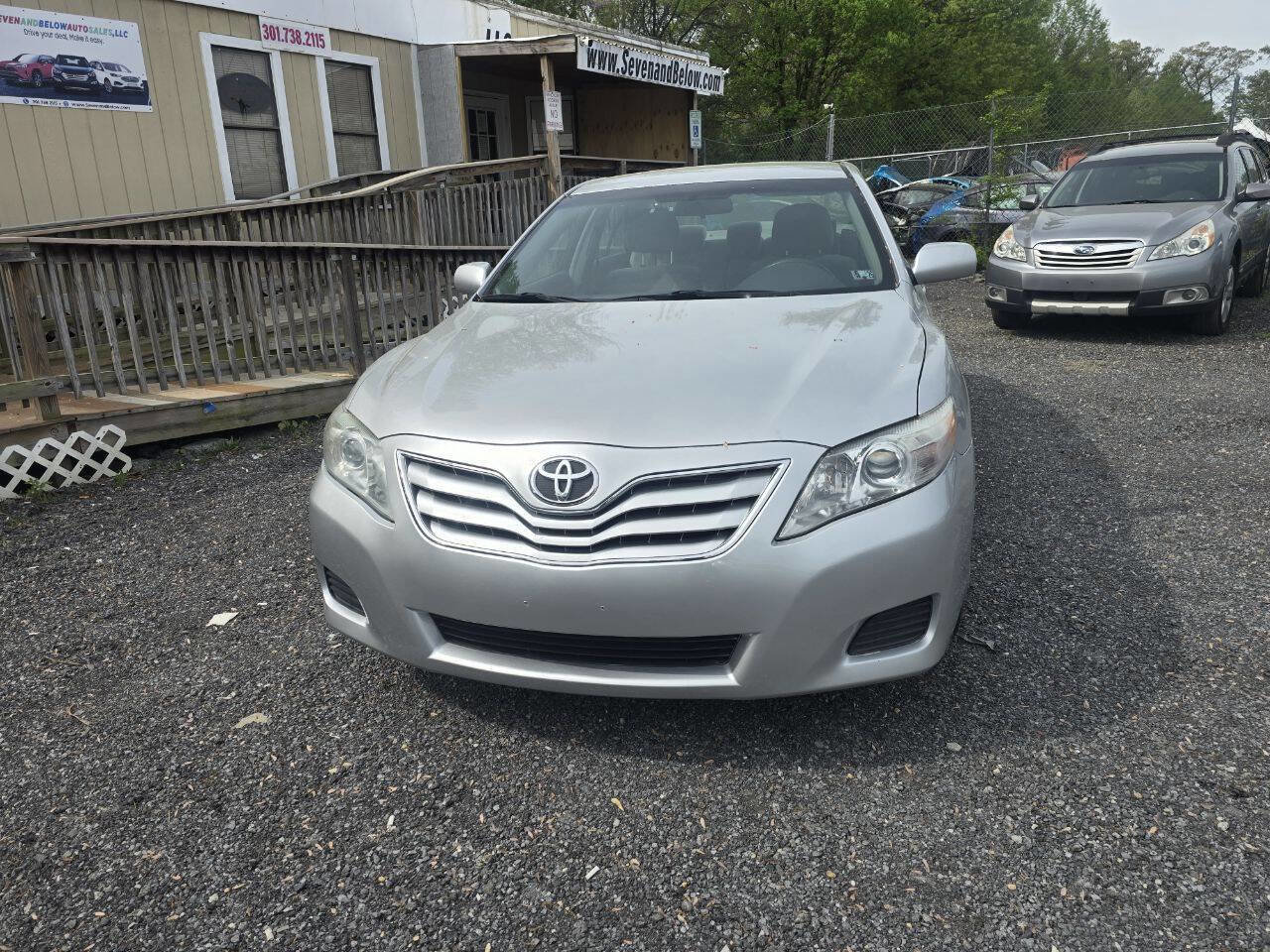 Used 2010 Toyota Camry LE FWD image 5
