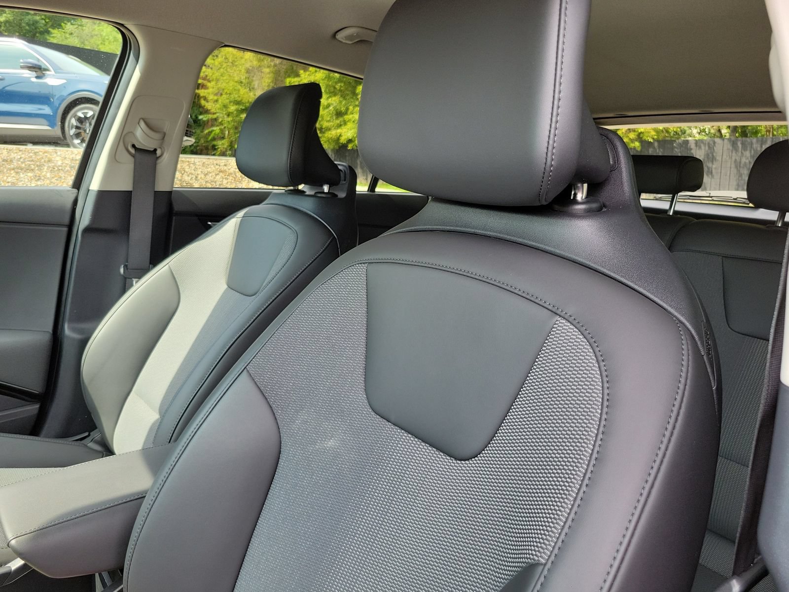 Certified 2024 Kia Niro EX FWD image 12