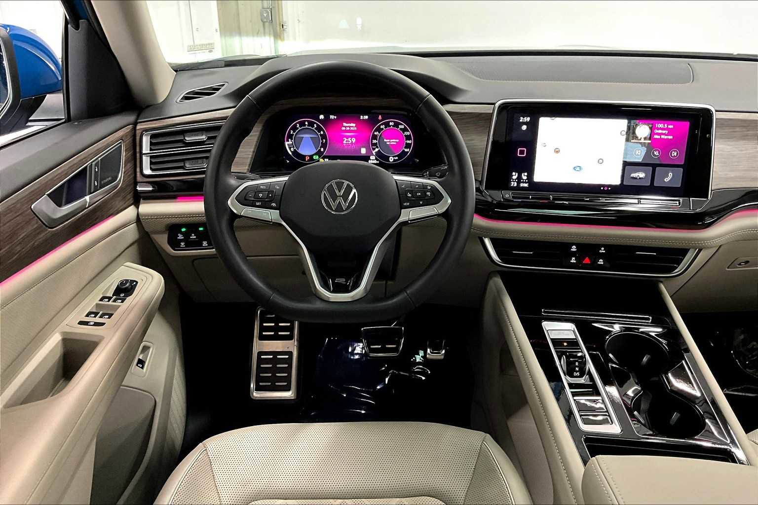 Used 2025 Volkswagen Atlas SEL Premium R-Line image 8