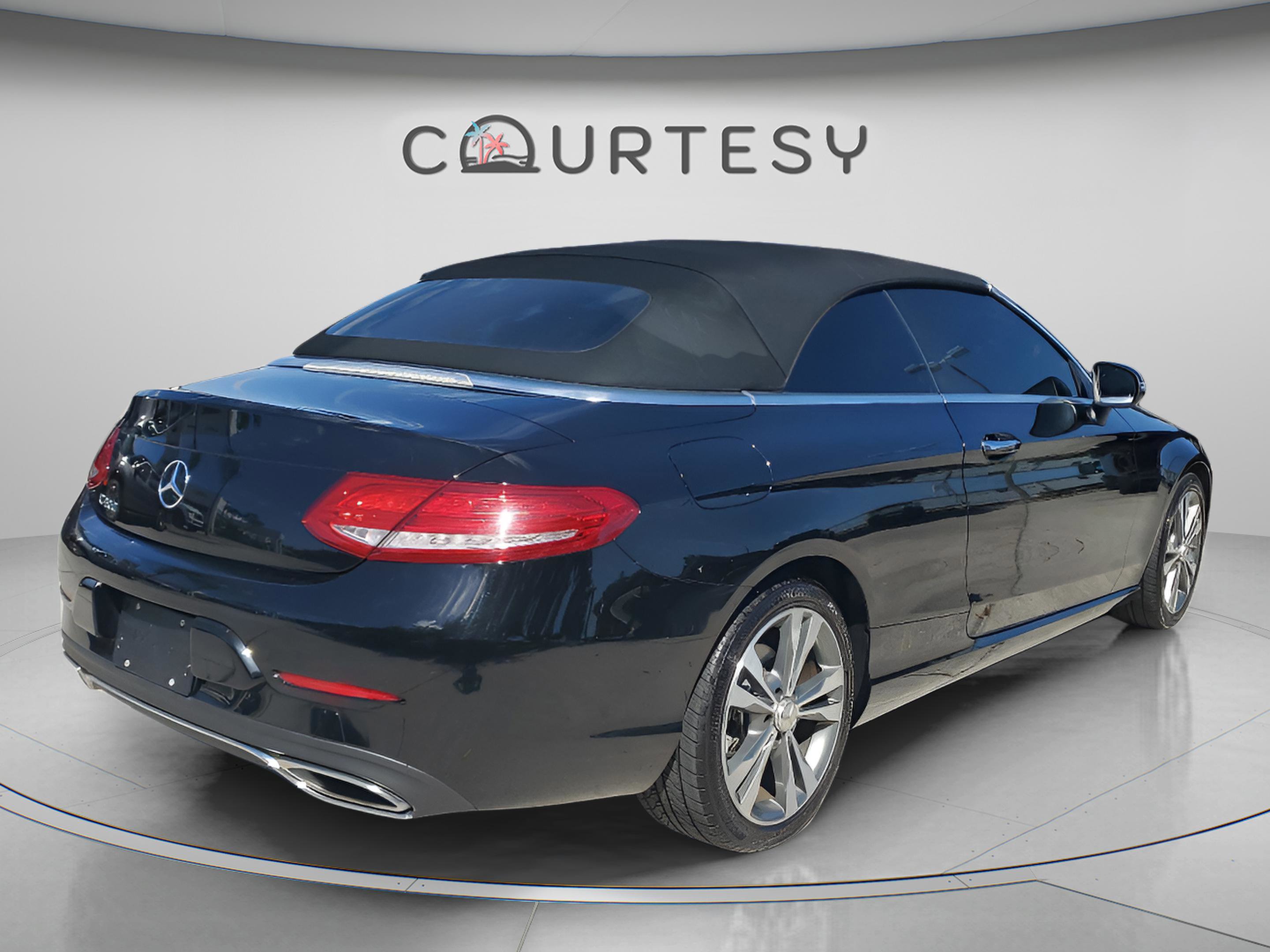 Used 2018 Mercedes-Benz C 300 Cabriolet image 3